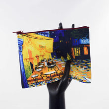 Cargar imagen en el visor de la galería, Bolsita &quot;Café d&#39;Arles&quot; Van Gogh
